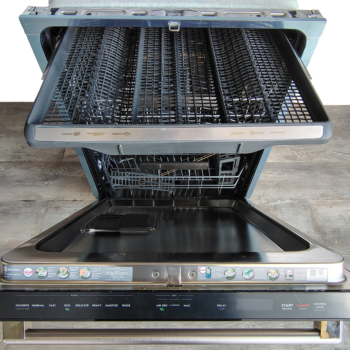 Electrolux 24 In. Built-In Dishwasher with SmartBoost Technology and Third Rack EDSH4944BS