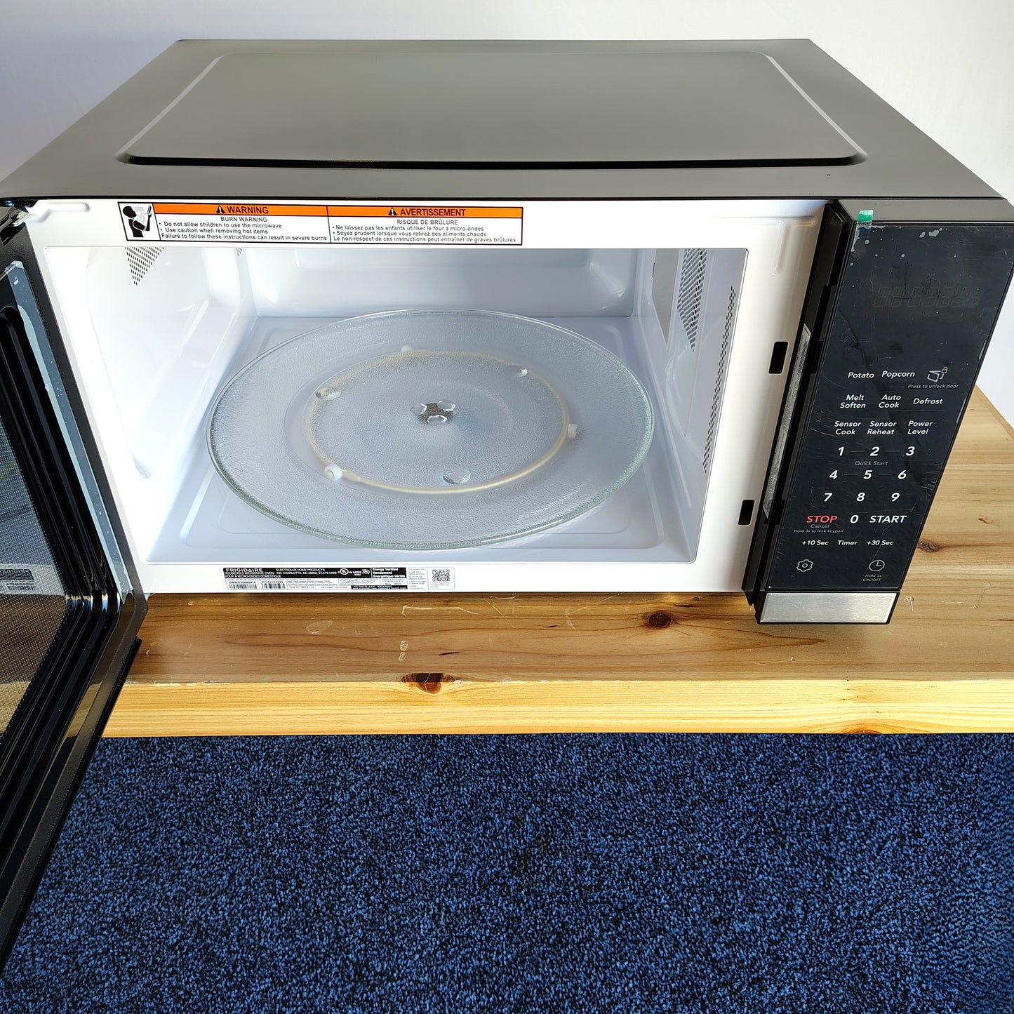 Frigidaire Gallery 24 in. Built-In Microwave in Stainless Steel with Sensor Cook GMBS3068BF