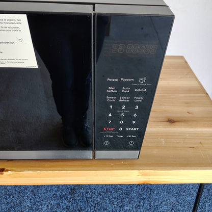 Frigidaire Gallery 24 in. Built-In Microwave in Stainless Steel with Sensor Cook GMBS3068BF