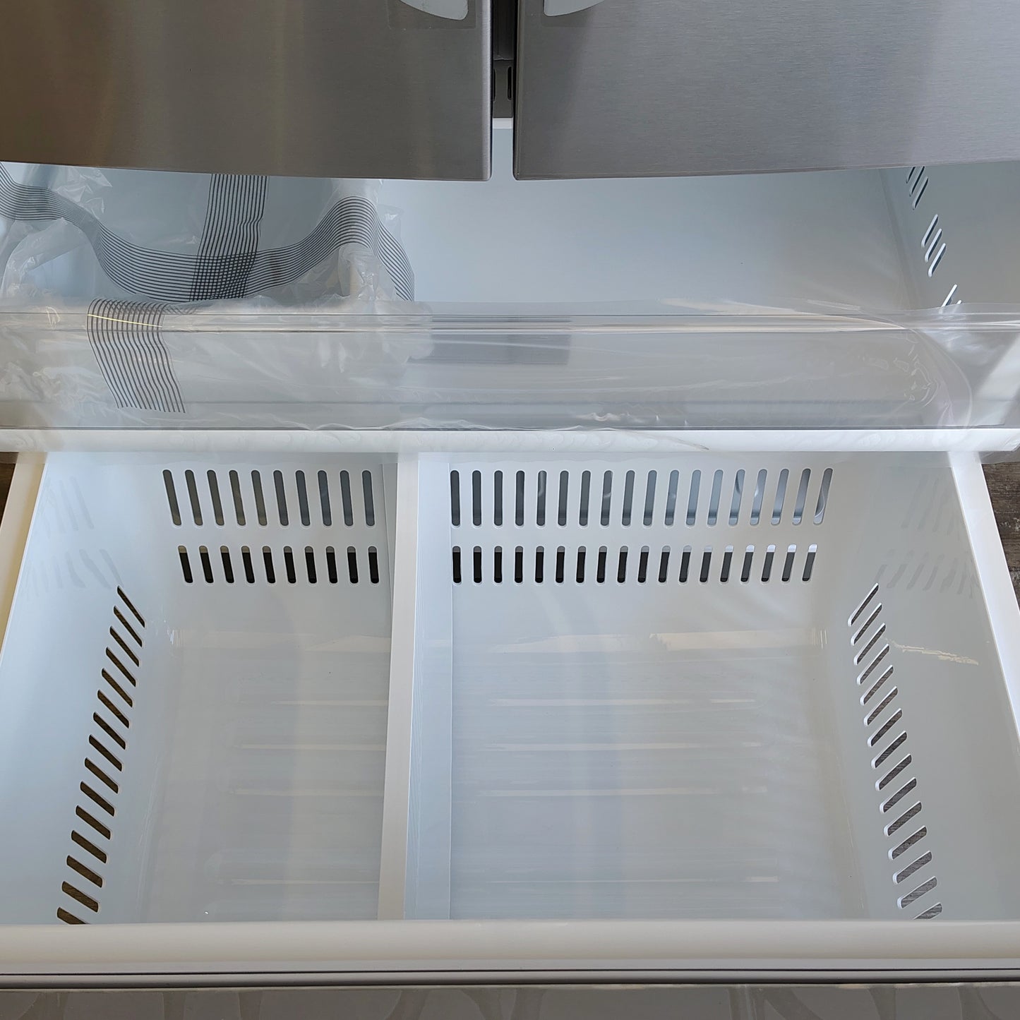 LG Standard-Depth 26.2 cu. ft. SMART French Door Refrigerator with Dual Ice Maker LFXS26973S