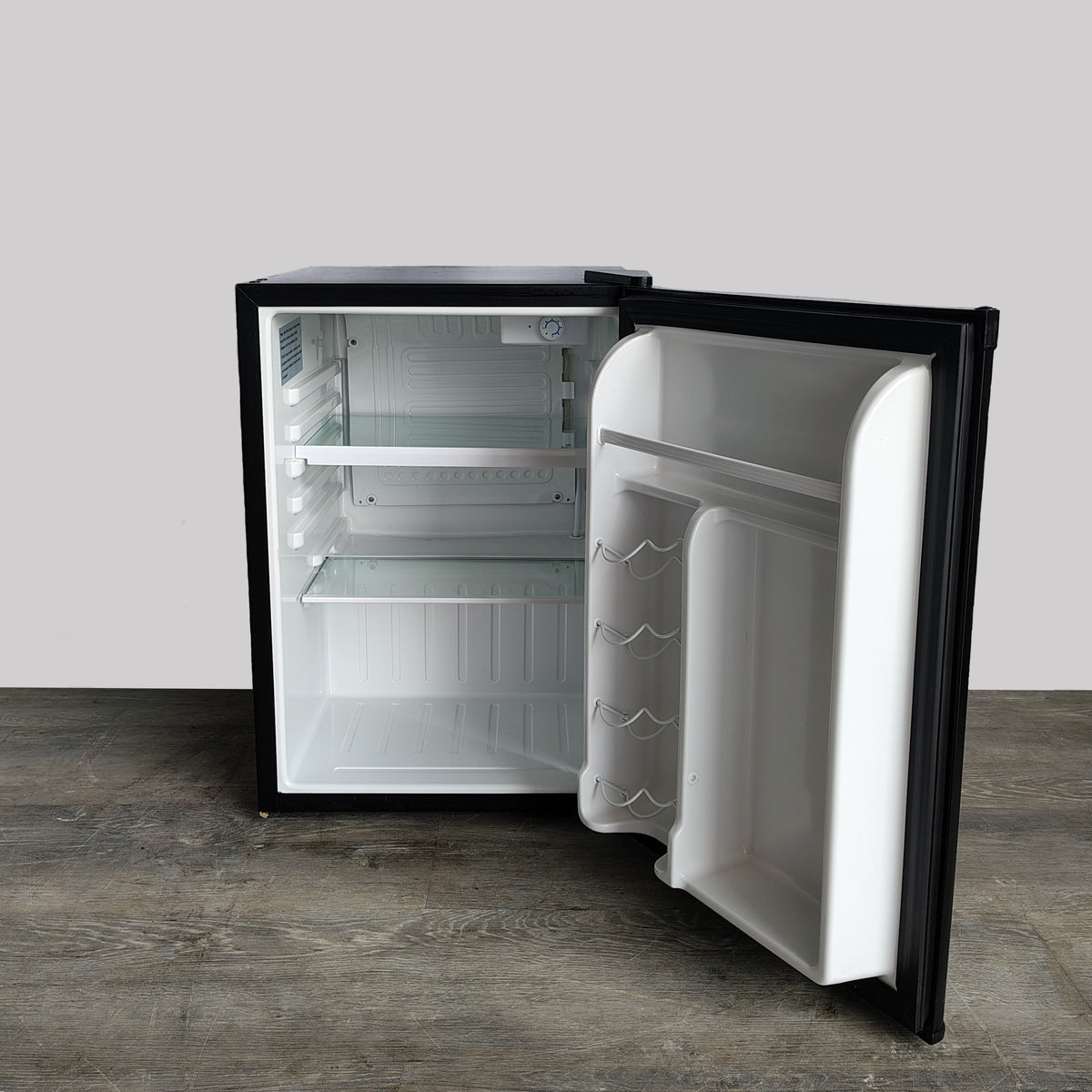 Magic Chef 2.6 cu. ft. Mini Fridge in Black without Freezer HMAR265BE