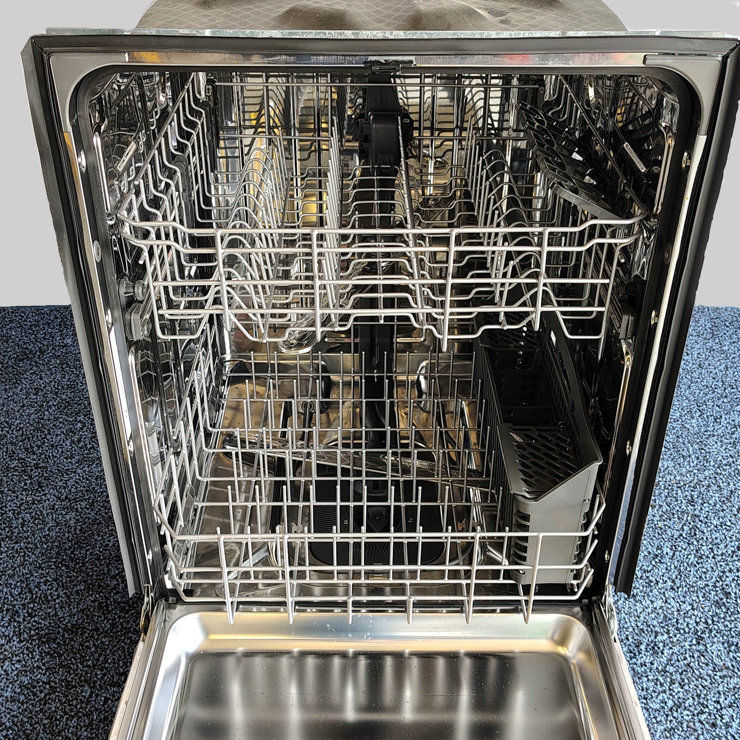 Maytag 24 in. Fingerprint Resistant Stainless Front Control Built-In Tall Tub 50 dBA Dishwasher with Dual Power Filtration MDB4949SKZ