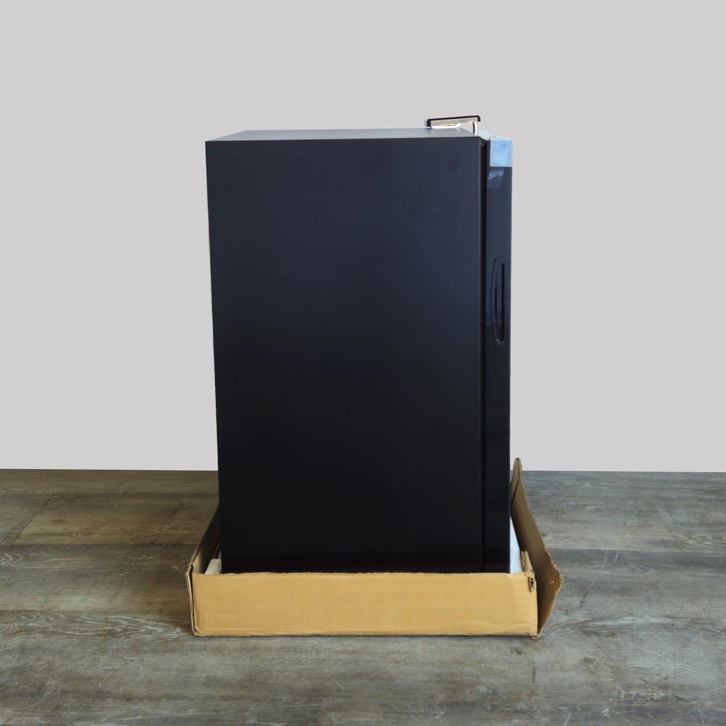 NewAir Shadow Series Freestanding Wine Cooler NWC024BK00