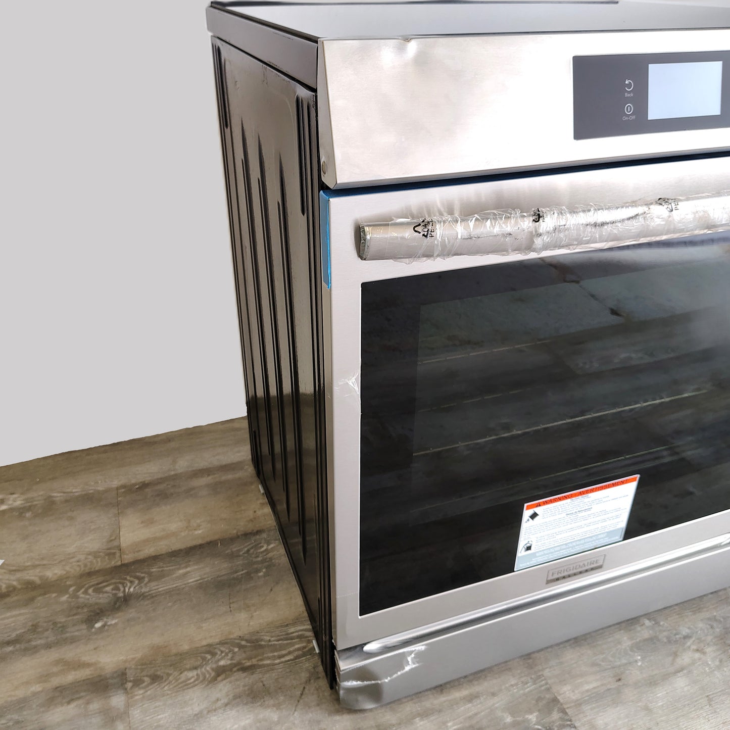 Frigidaire Gallery 5-Burner Element Slide-In Induction Range with Total Convection and Air Fry GCFI3060BF