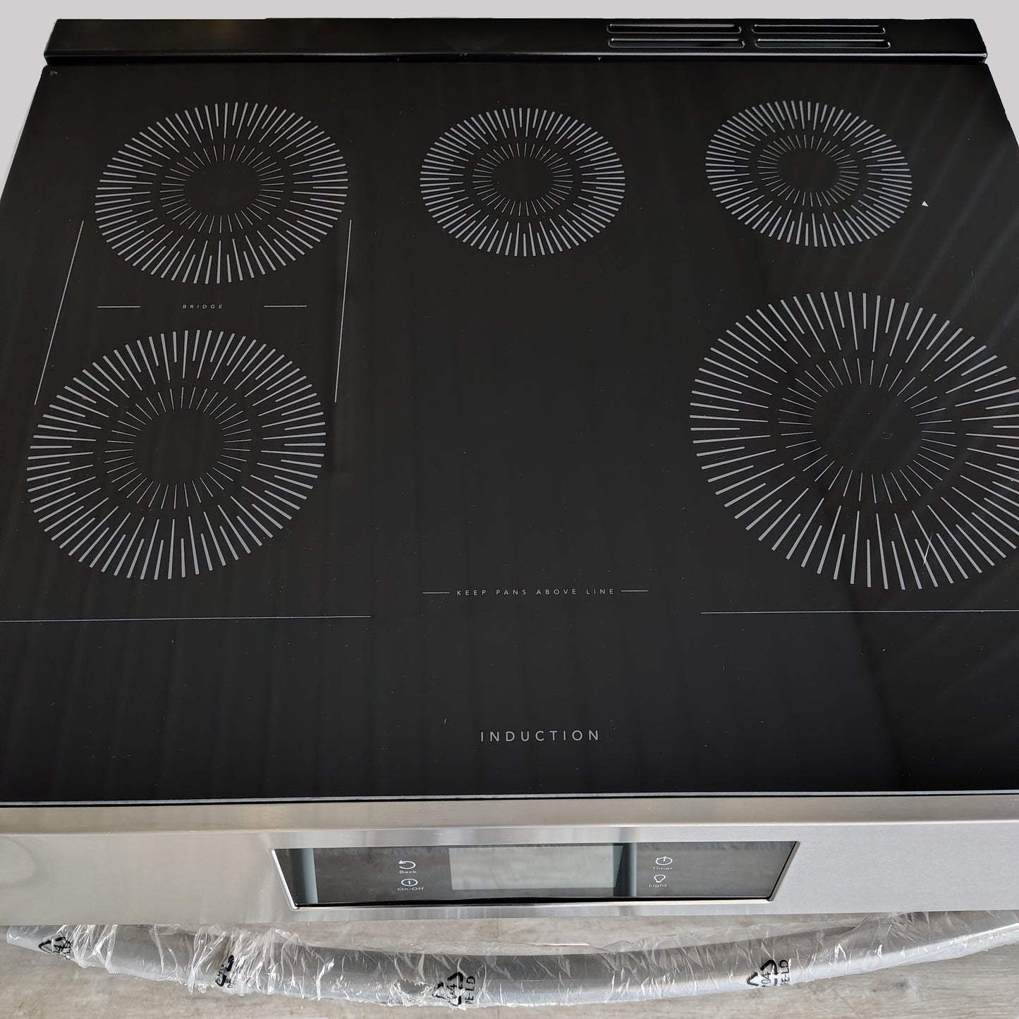 Frigidaire Gallery 5-Burner Element Slide-In Induction Range with Total Convection and Air Fry GCFI3060BF