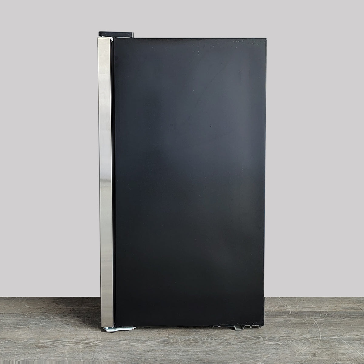 Whynter 19 in. 34 Bottle Wine Cooler Fridge with Lock Freestanding Stainless Steel Display Rack and LED Display FWC341TS